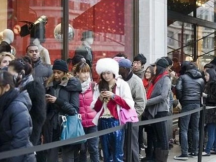 В Лондоне одежду Lanvin распродали в течение часа