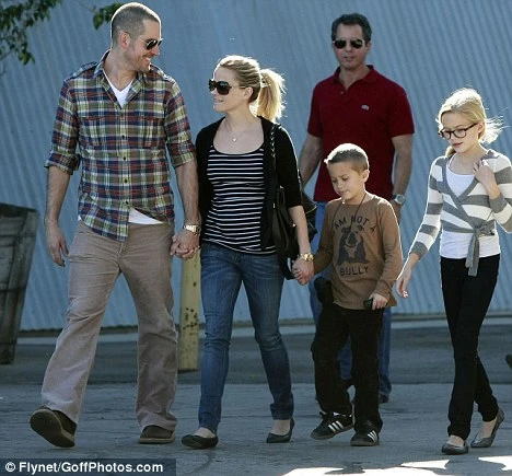 Риз Уизерспун выходит замуж за Джима Тота