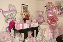 Девочка привыкает к вещам от кутюр с 4х месяцев