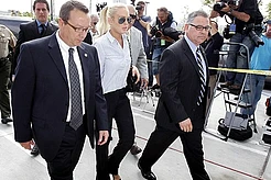 Линдси Лохан в суде приказали не делать глупости