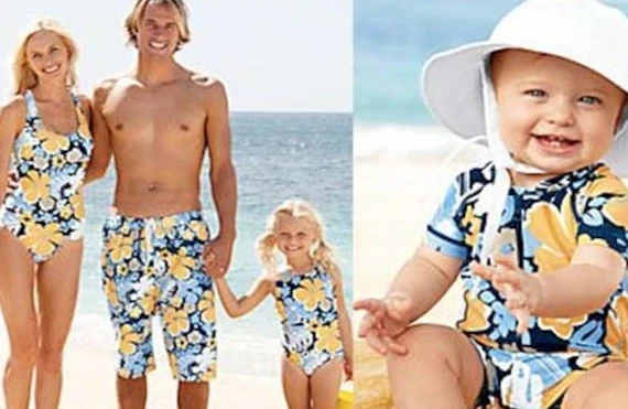 Пляжная мода: вся семья в одинаковых купальниках