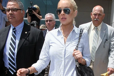 Линдси Лохан снова вызвали в суд