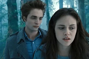 Роберт Паттинсон и Кристен Стюарт веселятся в разных клубах