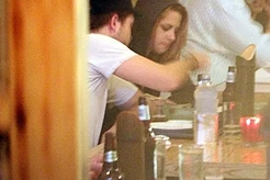 Роберт Паттинсон показал Кристен Стюарт город своего детства