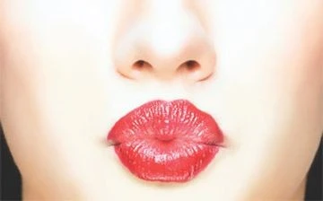 Губы и сумки раскроют интимные тайны женщины