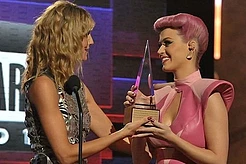 Кэти Перри: Черт возьми, я не беременна