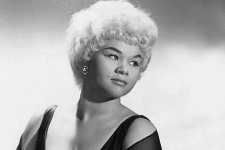 Знаменитости попрощались с Эттой Джеймс