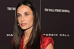 Деми Мур попала в больницу с истощением