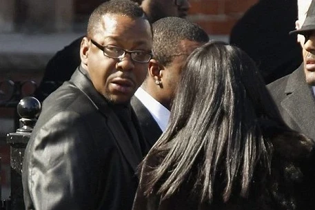 Бобби Браун объяснил, почему покинул похороны Уитни Хьюстон