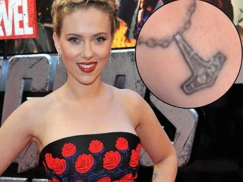 Скарлетт Йоханссон посвятила новую татуировку Нью-Йорку