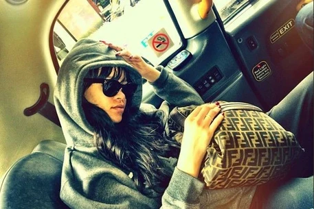 Рианна эвакуирована из отеля из-за пожара