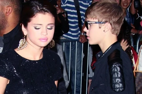 Селена Гомес прокомментировала угрозу Джастина Бибера скрыть страницу в Instagram от фанатов