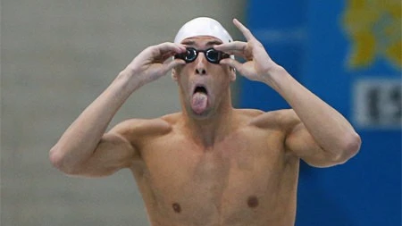 Майкл Фелпс победил Арнольда Шварценеггера и Брюса Ли