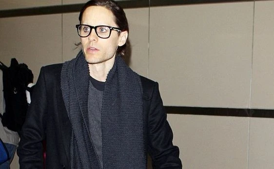 Джаред Лето ходит с накрашенными ногтями