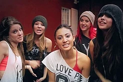 Оскорбления слух: Селена Гомес оскорбила Джастина Бибера в новом видео