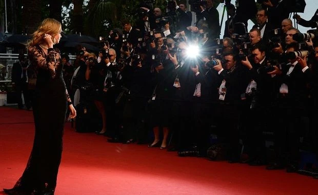 Каннский кинофестиваль: вслед за киношным — грабеж  реальный