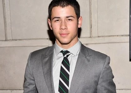 Ник Джонас станет ведущим на конкурсе красоты