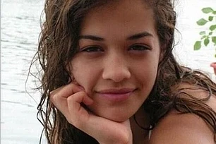 Рита Ора показала свою детскую фотографию