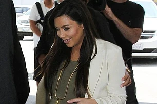 Ким Кардашян проверила друзей фальшивой фотографией дочки