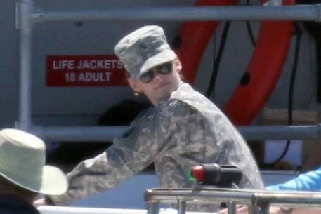 На съёмках нового фильма Кристен Стюарт надела военную форму