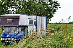 Британские фермеры сделали самый маленький сельский отель