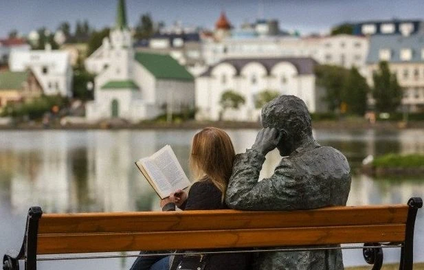 В Исландии каждый десятый житель — писатель или поэт