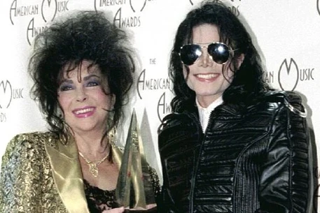 Forbes: мёртвый Майкл Джексон зарабатывает больше живых звёзд