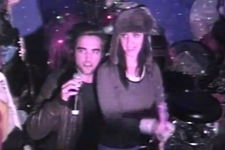 Роберт Паттинсон и Кэти Перри вместе спели в караоке