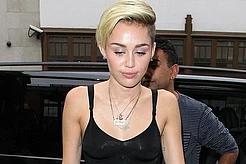 Майли Сайрус ограбили на 100 тысяч долларов