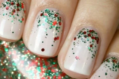 Как сделать новогодний маникюр дома