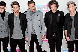One Direction выпустили очки для девочек