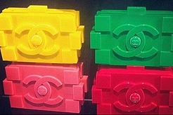 Необычные летние сумки Prada и Chanel