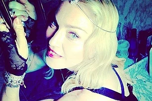 Мадонна сама наводит дома порядок