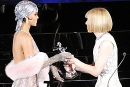 Рианна пришла в прозрачном платье на CFDA Fashion Awards 2014