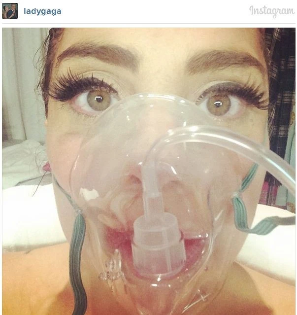 Леди Гага попала в больницу