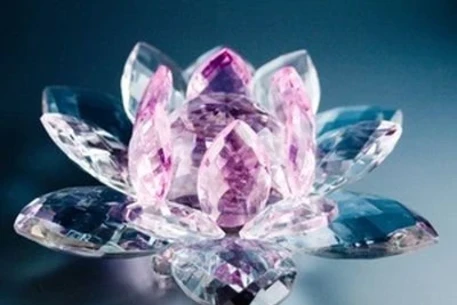 Талисман из хрустального лотоса в фен-шуй