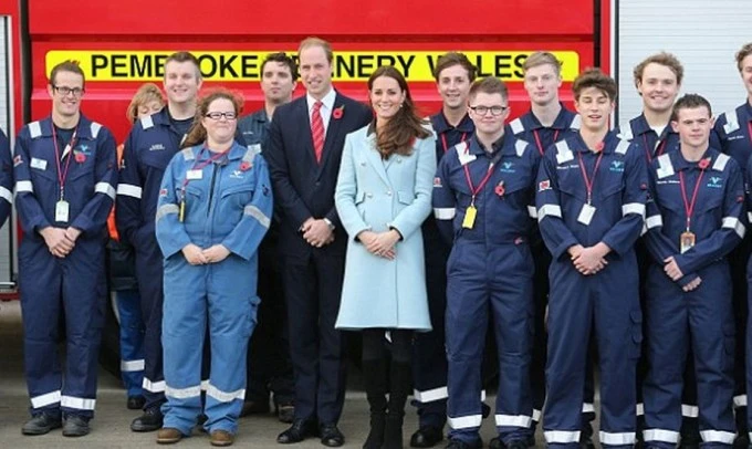 Кейт Миддлтон и принц Уильям посетили нефтеперерабатывающий завод
