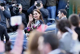 Беременная Кейт Миддлтон пришла в школу
