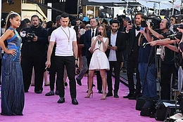Лучшие и худшие наряды Billboard Music Awards 2016