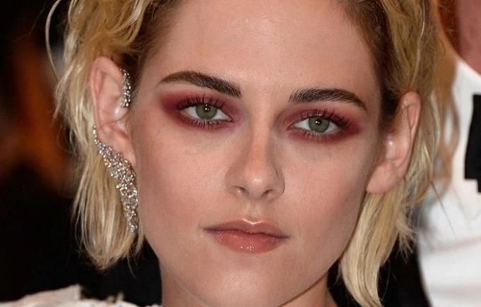 Необычный макияж Кристен Стюарт на премьере в Каннах