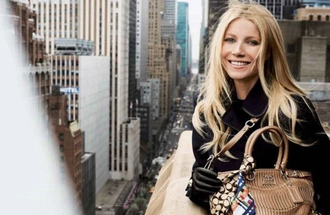 Селена Гомес стала лицом бренда Coach