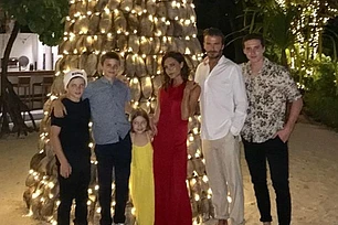 Как знаменитости отпраздновали Новый год