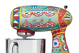 Dolce & Gabbana создали коллекцию кухонной техники в сицилийском стиле