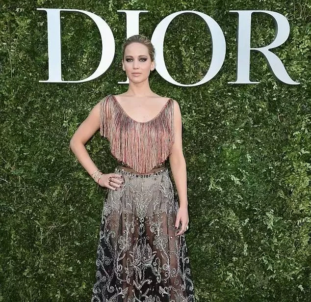 Дженнифер Лоуренс стало плохо на бродвейском спектакле