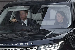 Меган Маркл и принц Гарри побывали на традиционном рождественском ланче у королевы