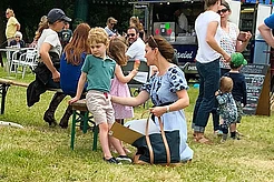 Кейт Миддлтон с детьми побывала на скачках