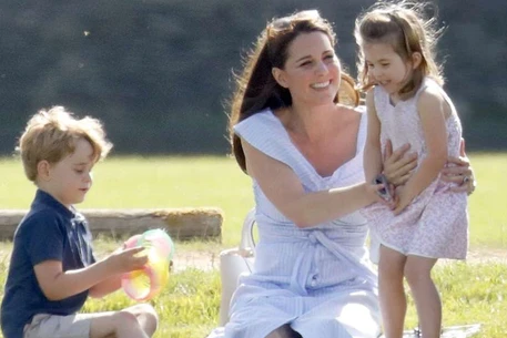 Кейт Миддлтон с детьми посетила игру в поло