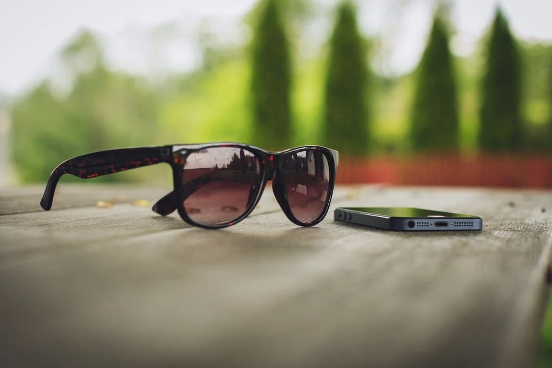 Выбираем стильный аксессуар – солнцезащитные очки