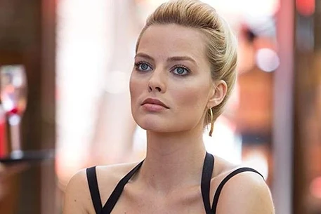 Лайфхаки красоты знаменитостей: от майонеза для волос до клея для бровей