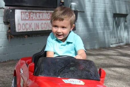 На что следует обратить внимание при покупке электромобиля для ребёнка